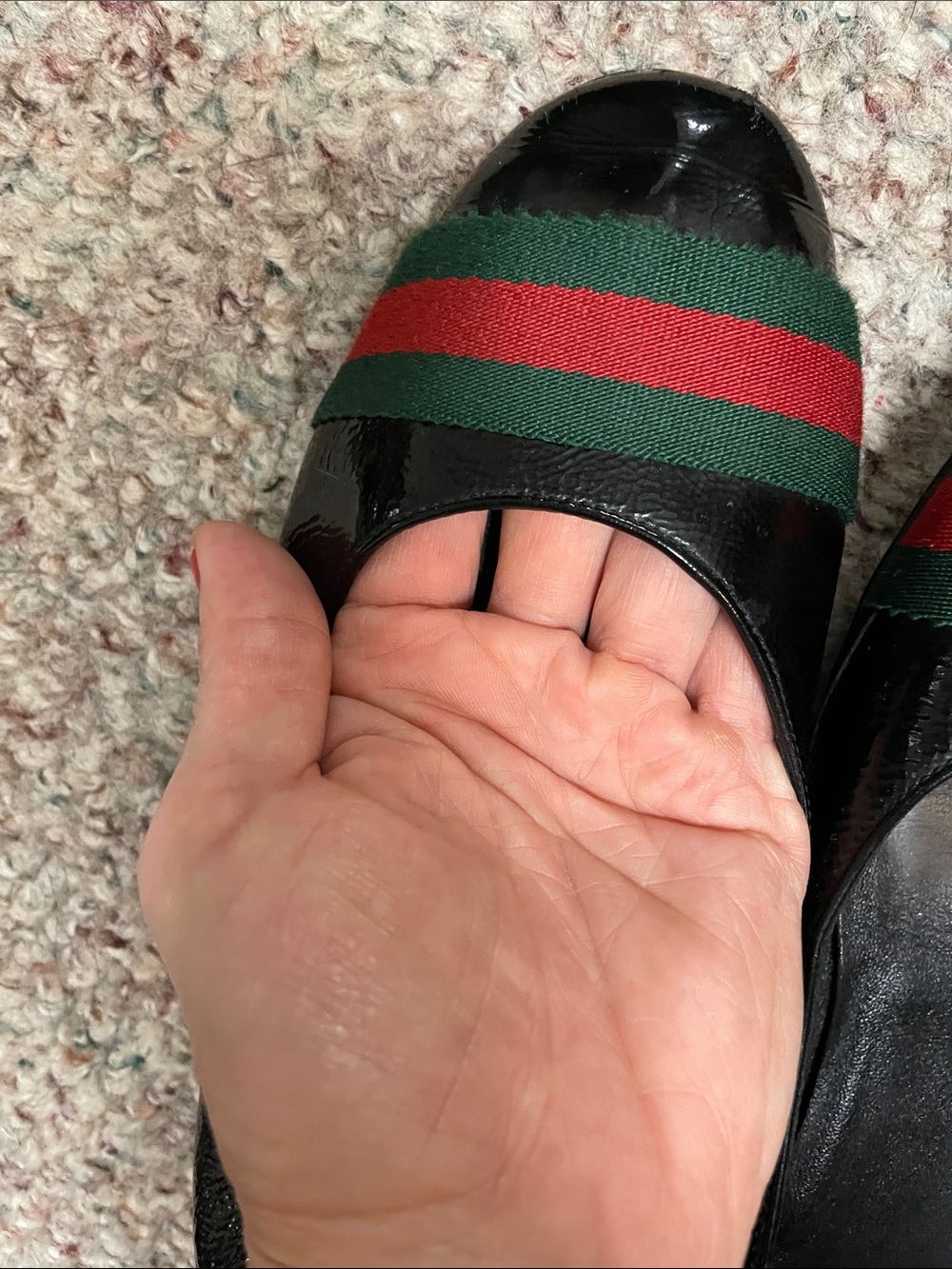 Gucci Black patent Leather Flats with Green and Red ribbon toe Trim - Picture 6 of 13